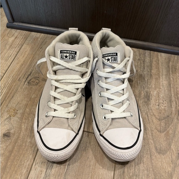 Converse Cream High-Top Sneakers Size 10 Woman’s / 8 Men’s - Picture 2 of 8